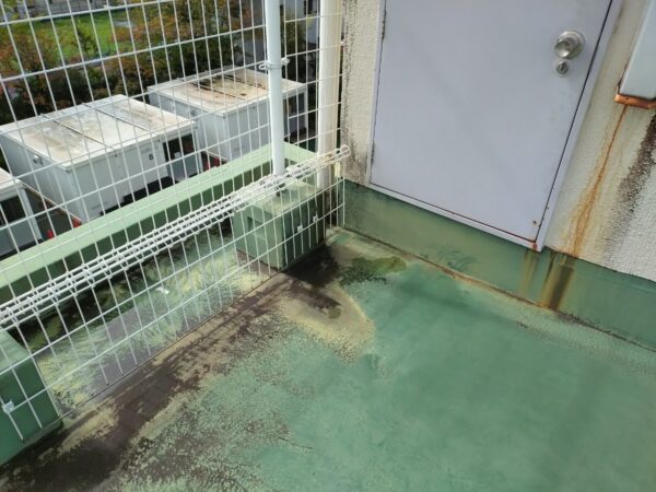 東京都葛飾区にて雨漏り修理〈屋上の防水工事〉 施工前